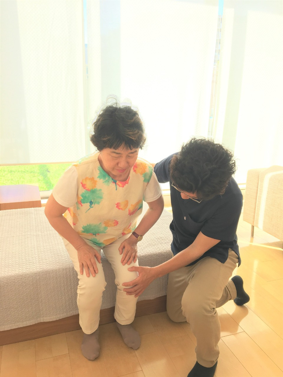 神戸市の介護付き有料老人ホームで訪問リハビリを自費で行っています